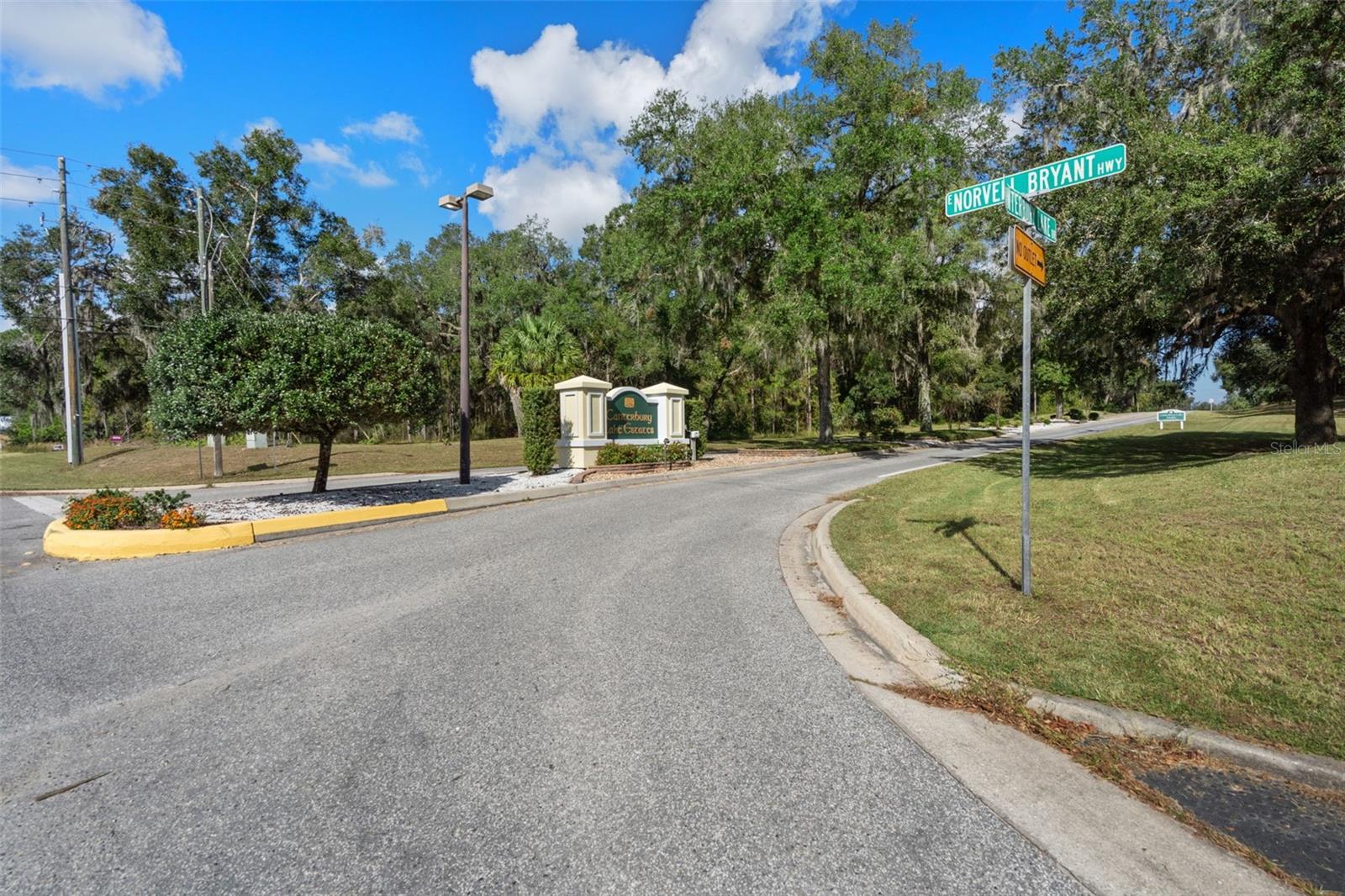 Listing photo id 45 for 2786 Canterbury Lake Drive