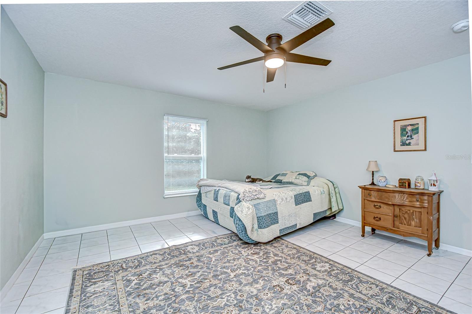 Image 26 of 49 For 6911 Oakcrest Way