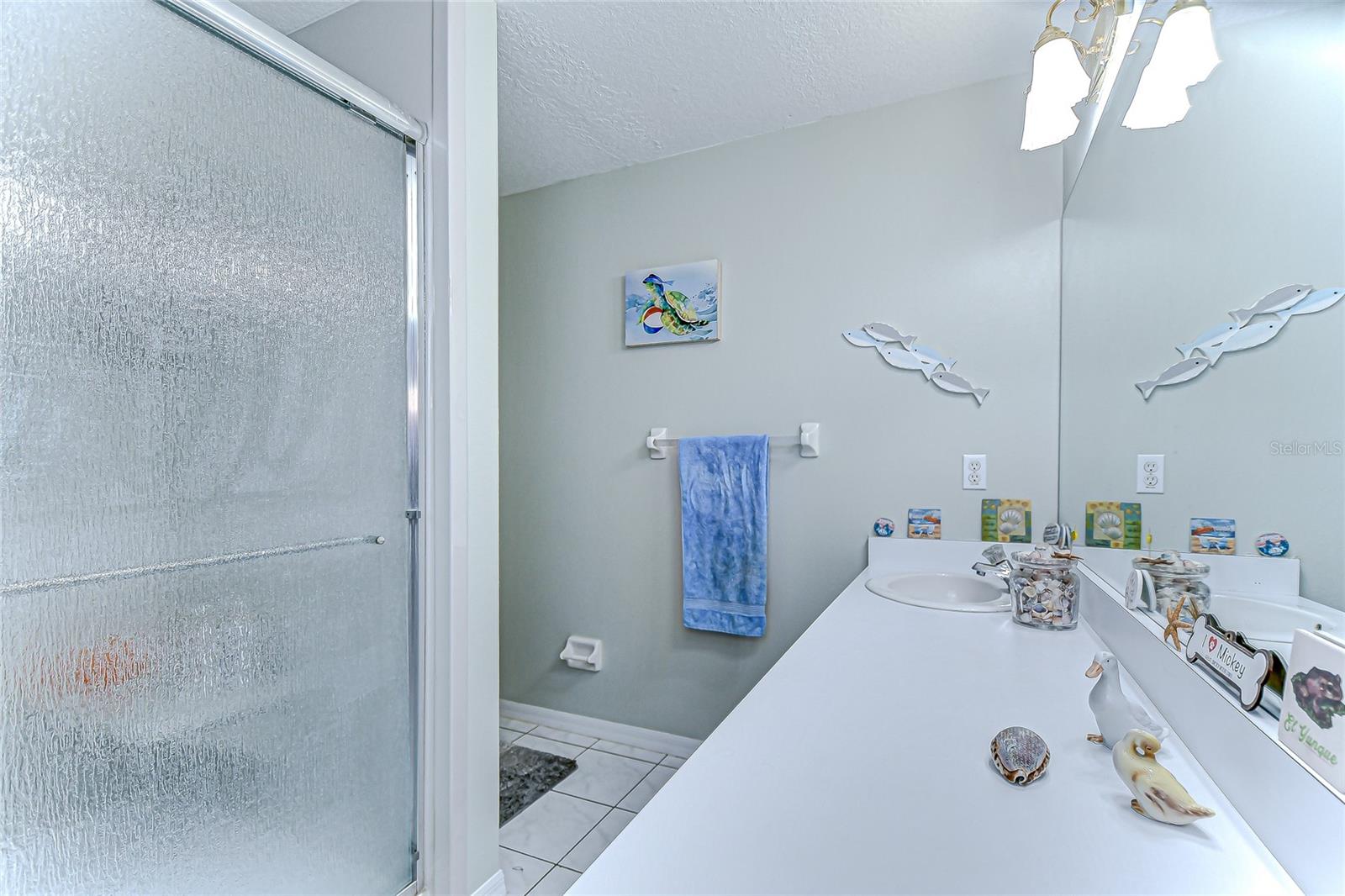 Image 28 of 49 For 6911 Oakcrest Way