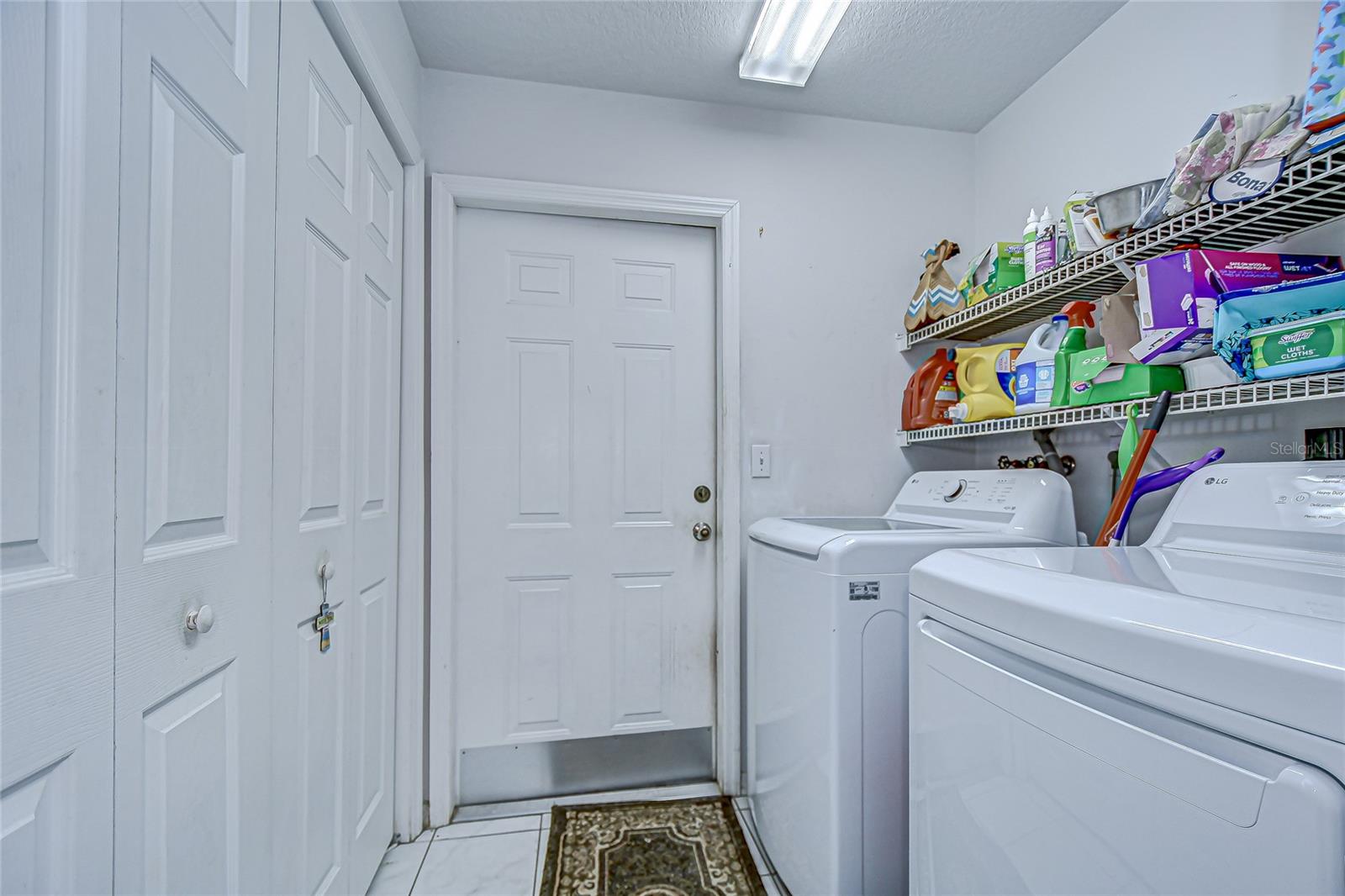 Image 31 of 49 For 6911 Oakcrest Way