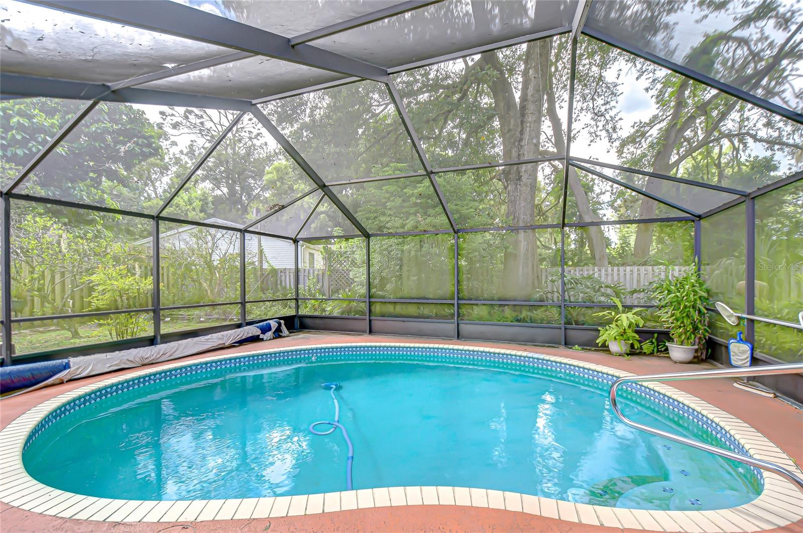 Image 36 of 49 For 6911 Oakcrest Way