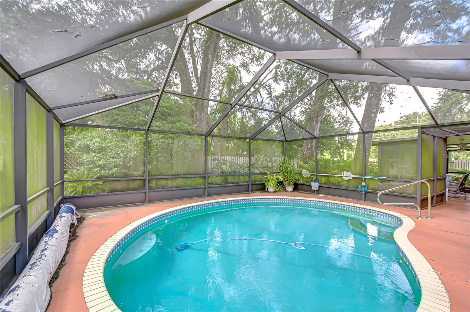 Image 37 of 49 For 6911 Oakcrest Way