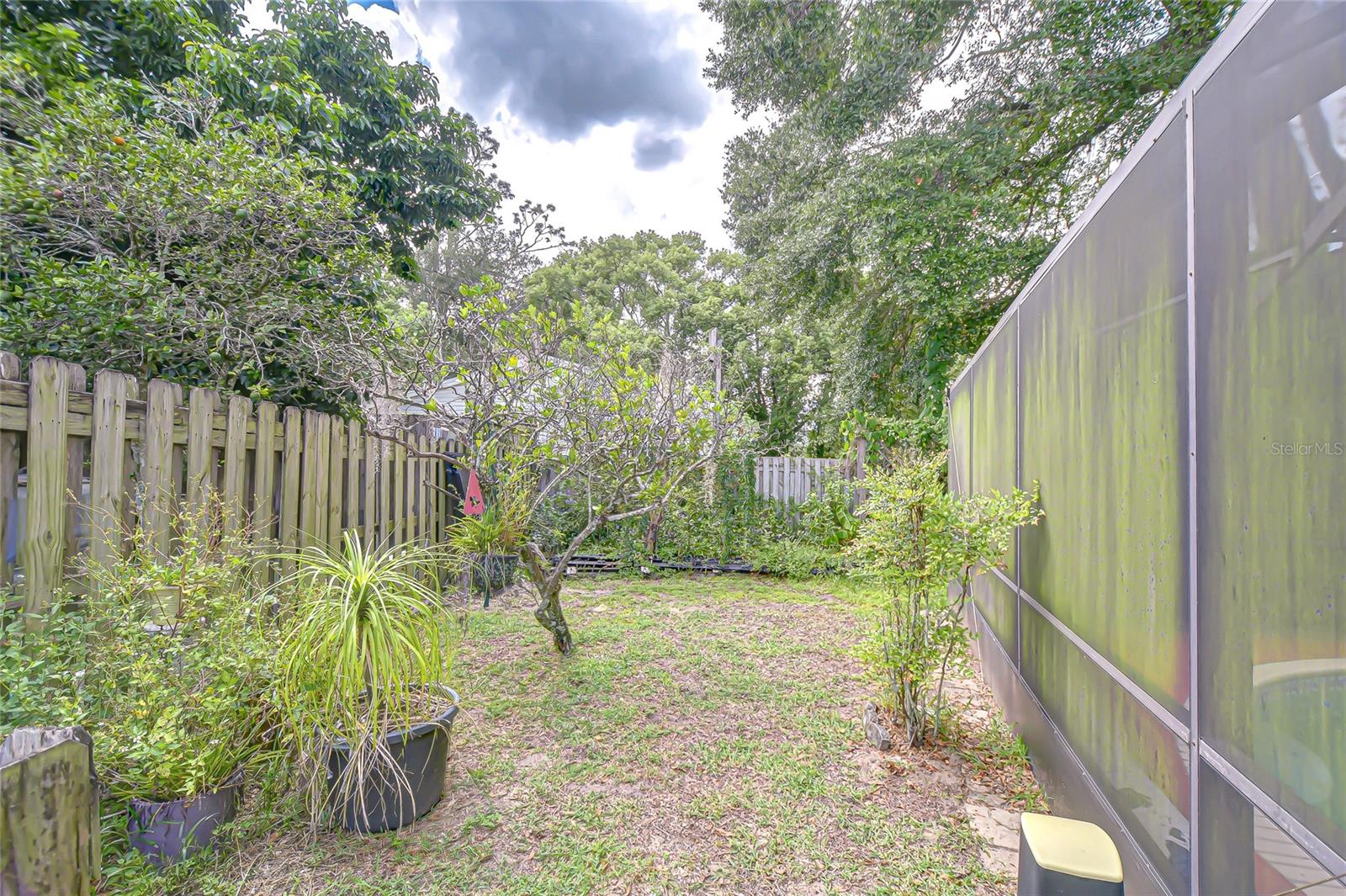 Image 40 of 49 For 6911 Oakcrest Way