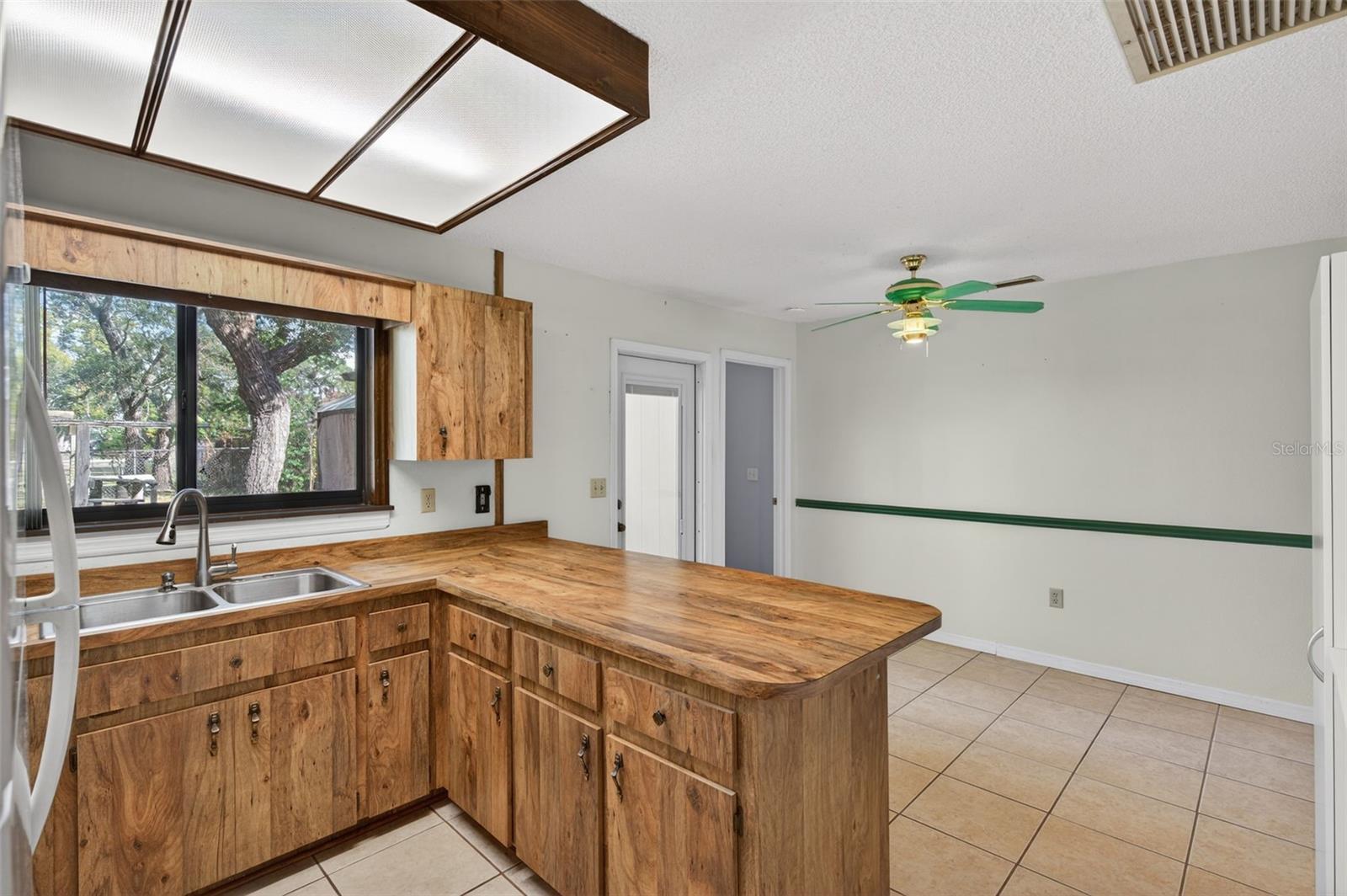 Image 21 of 61 For 7157 Landmark Drive