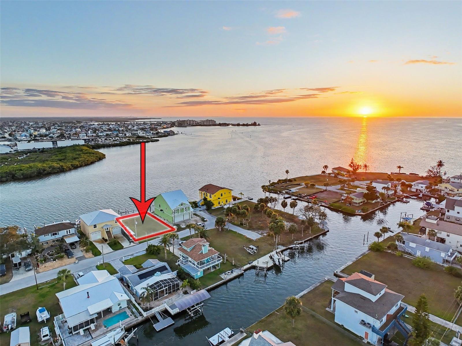 Image 13 of 43 For 6522 Seaview Boulevard