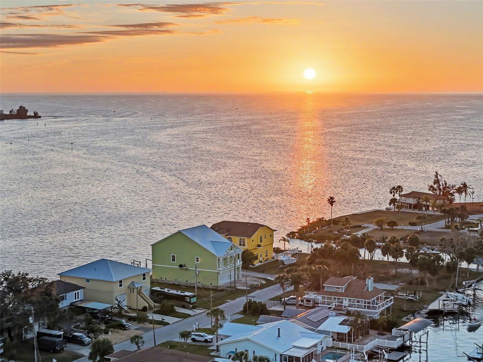 Image 16 of 43 For 6522 Seaview Boulevard