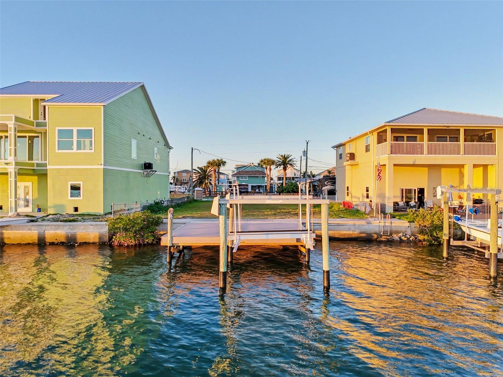 Image 18 of 43 For 6522 Seaview Boulevard