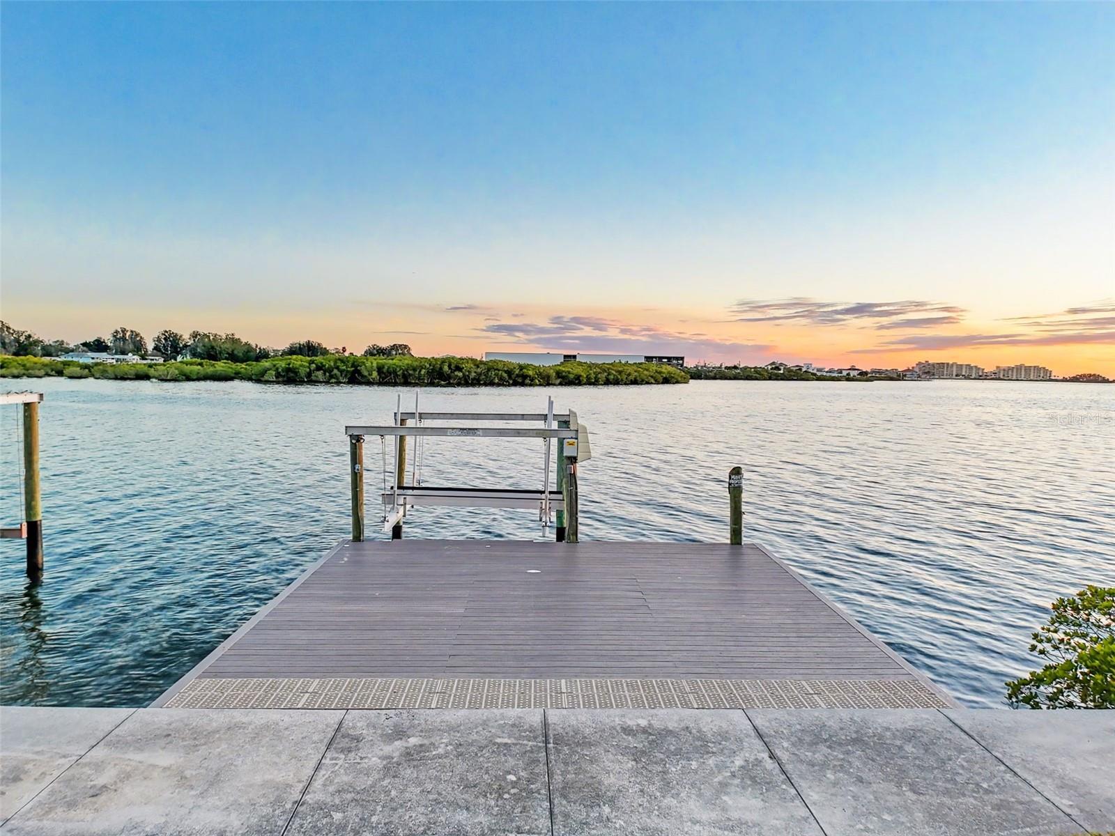 Image 21 of 43 For 6522 Seaview Boulevard