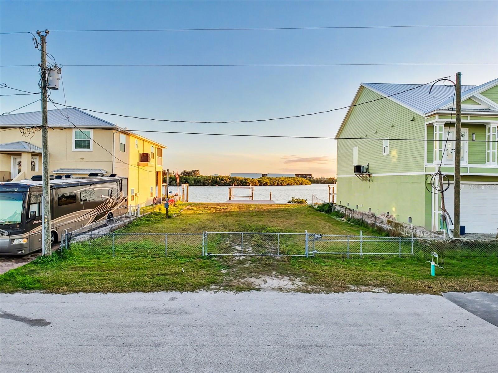 Image 26 of 43 For 6522 Seaview Boulevard