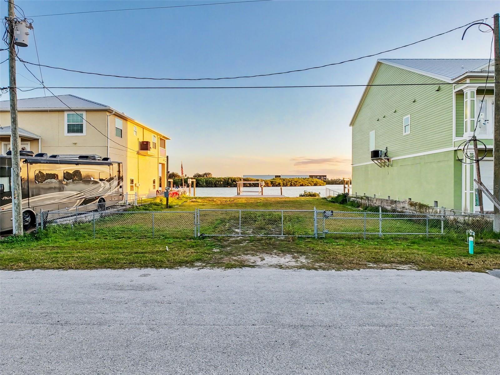 Image 27 of 43 For 6522 Seaview Boulevard