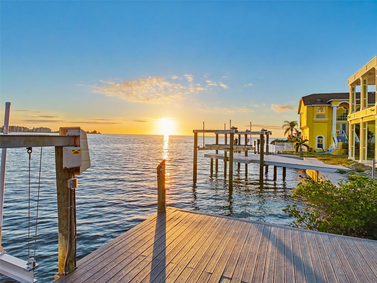 Image 5 of 43 For 6522 Seaview Boulevard