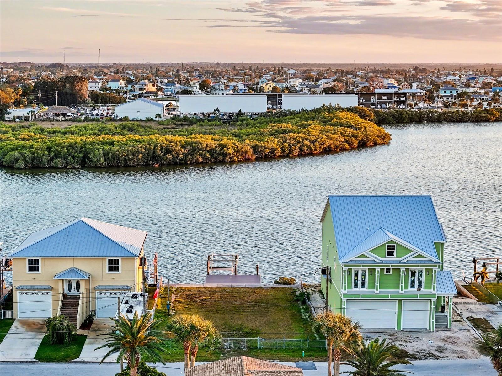 Image 9 of 43 For 6522 Seaview Boulevard