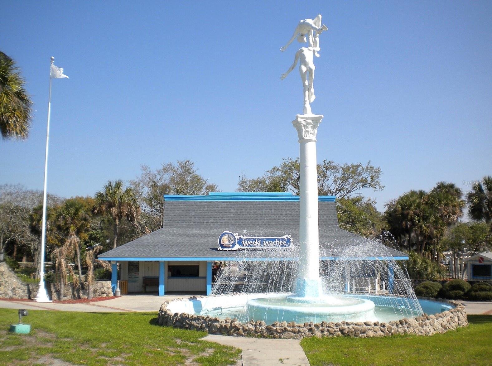 Image 6 of 7 For 9164 Birmingham Avenue