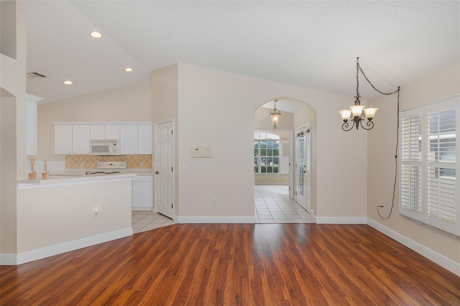 Image 14 of 44 For 11323 Highlander Court