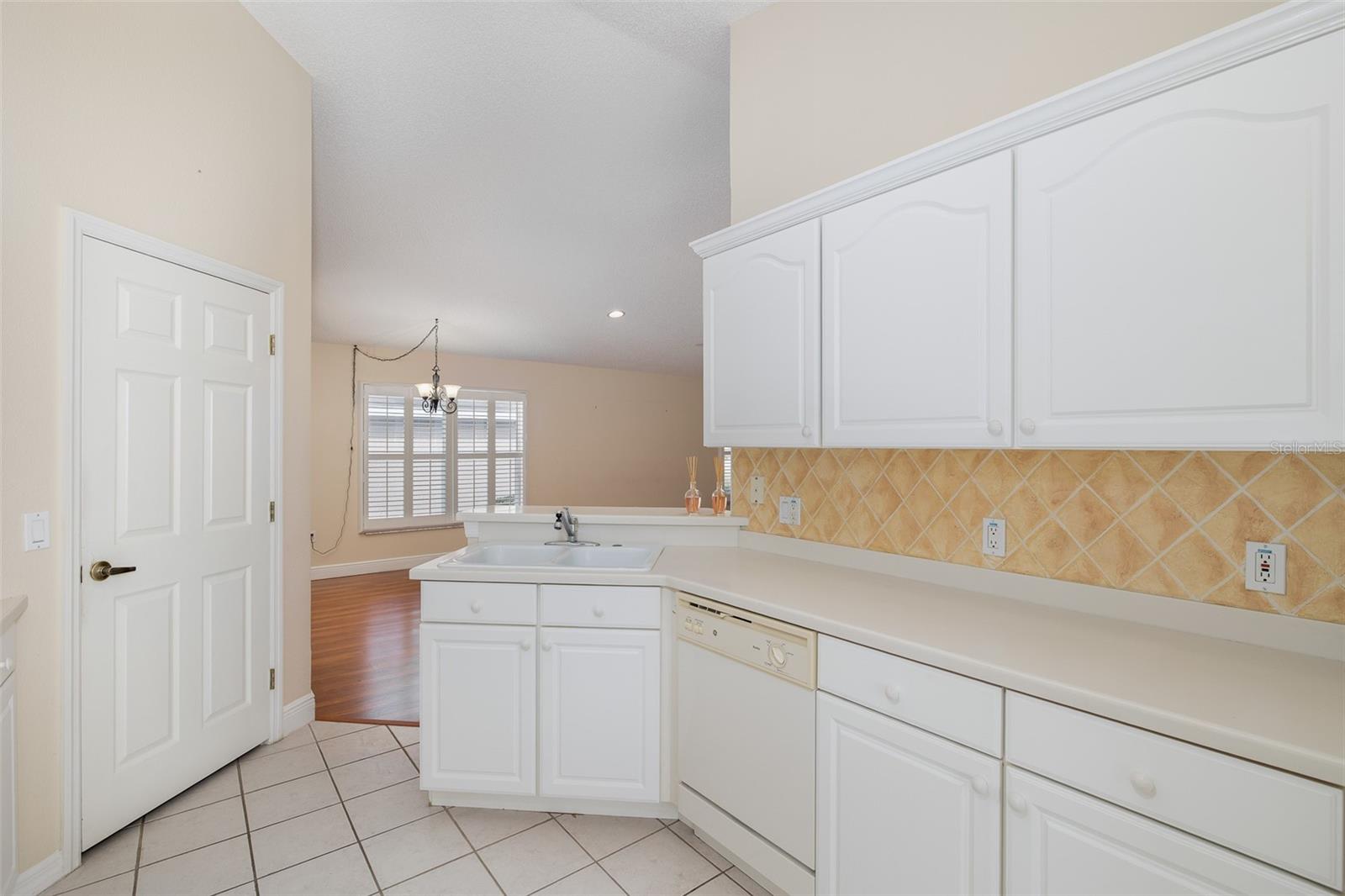 Image 19 of 44 For 11323 Highlander Court