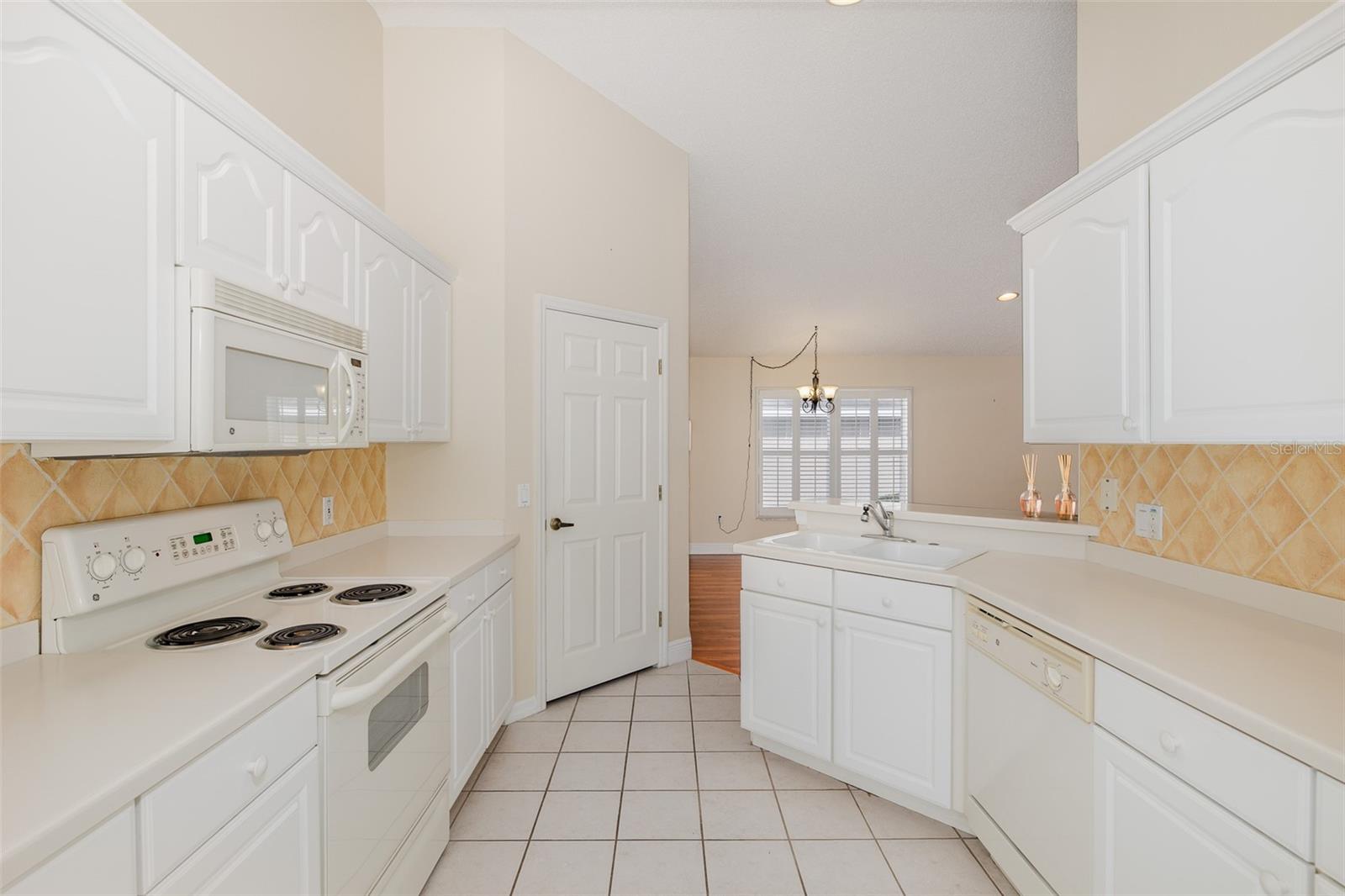 Image 20 of 44 For 11323 Highlander Court