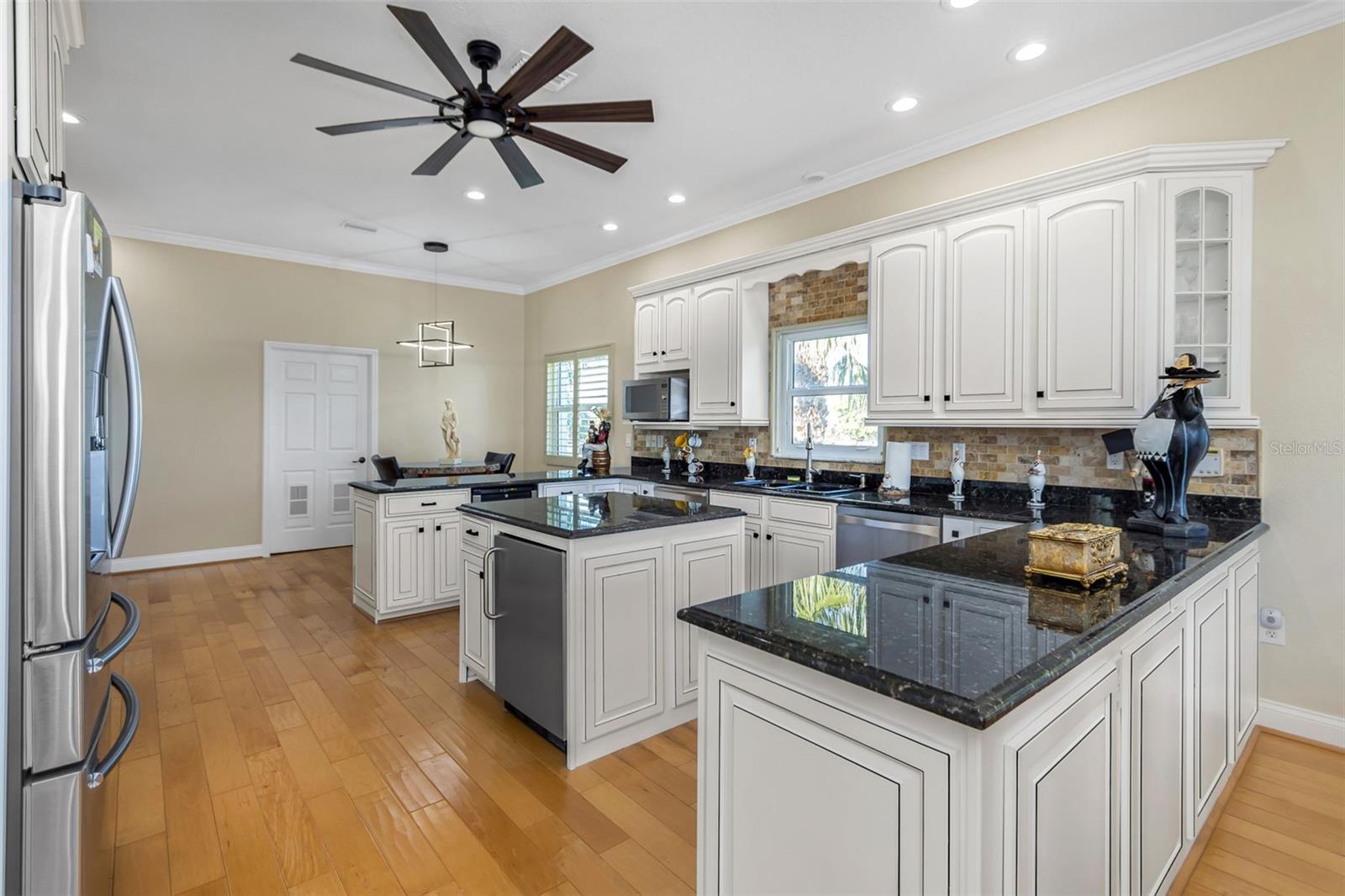 Image 18 of 24 For 4613 Harborpointe Drive