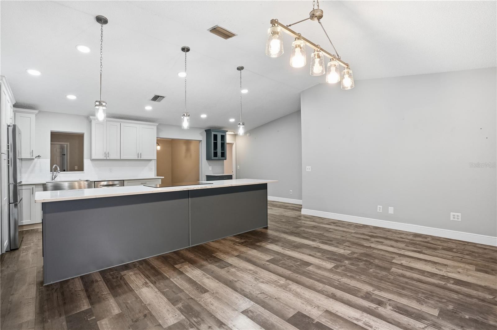 Image 18 of 54 For 16426 Forzando Avenue