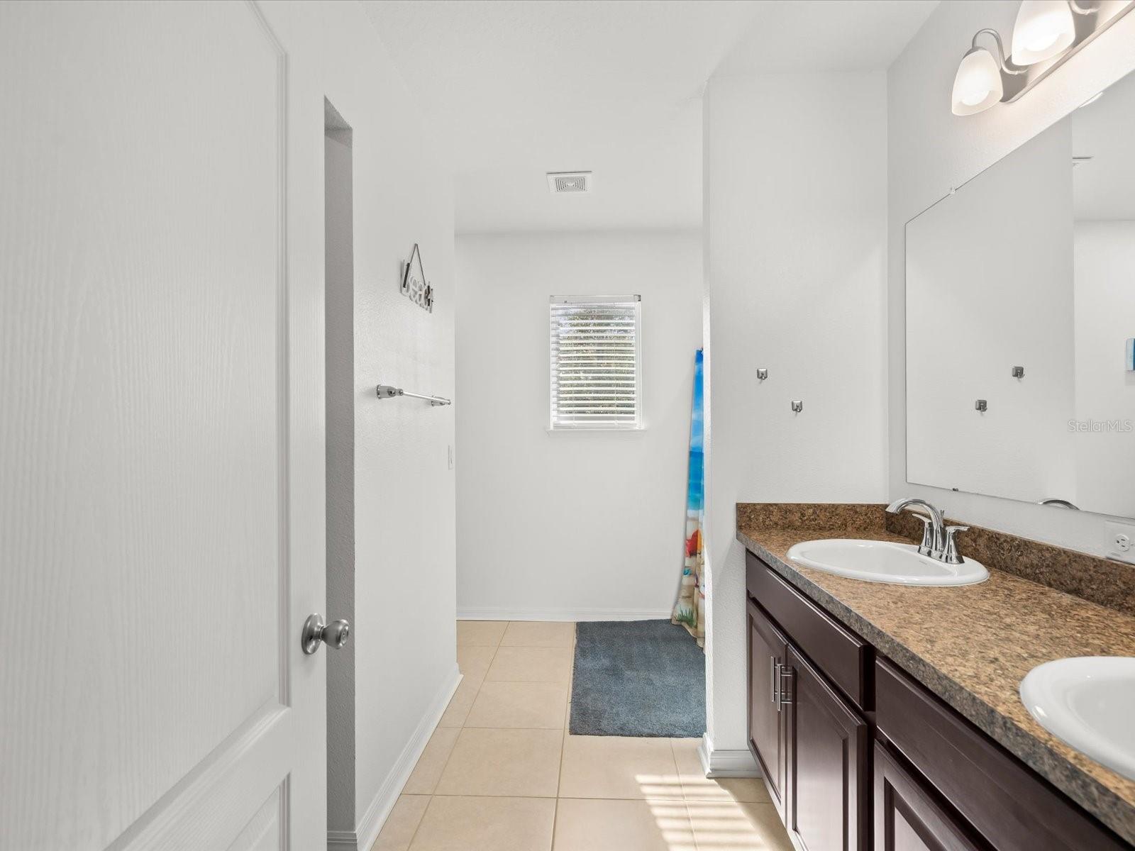 Image 19 of 57 For 8010 Blackhawk Trail