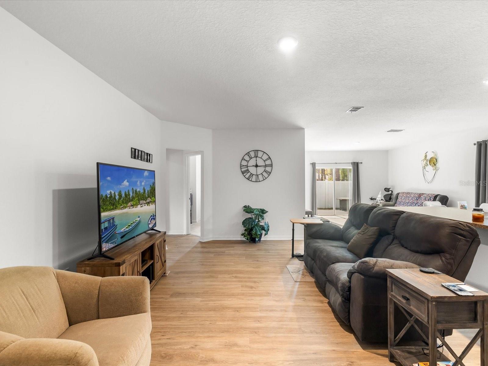 Image 4 of 57 For 8010 Blackhawk Trail