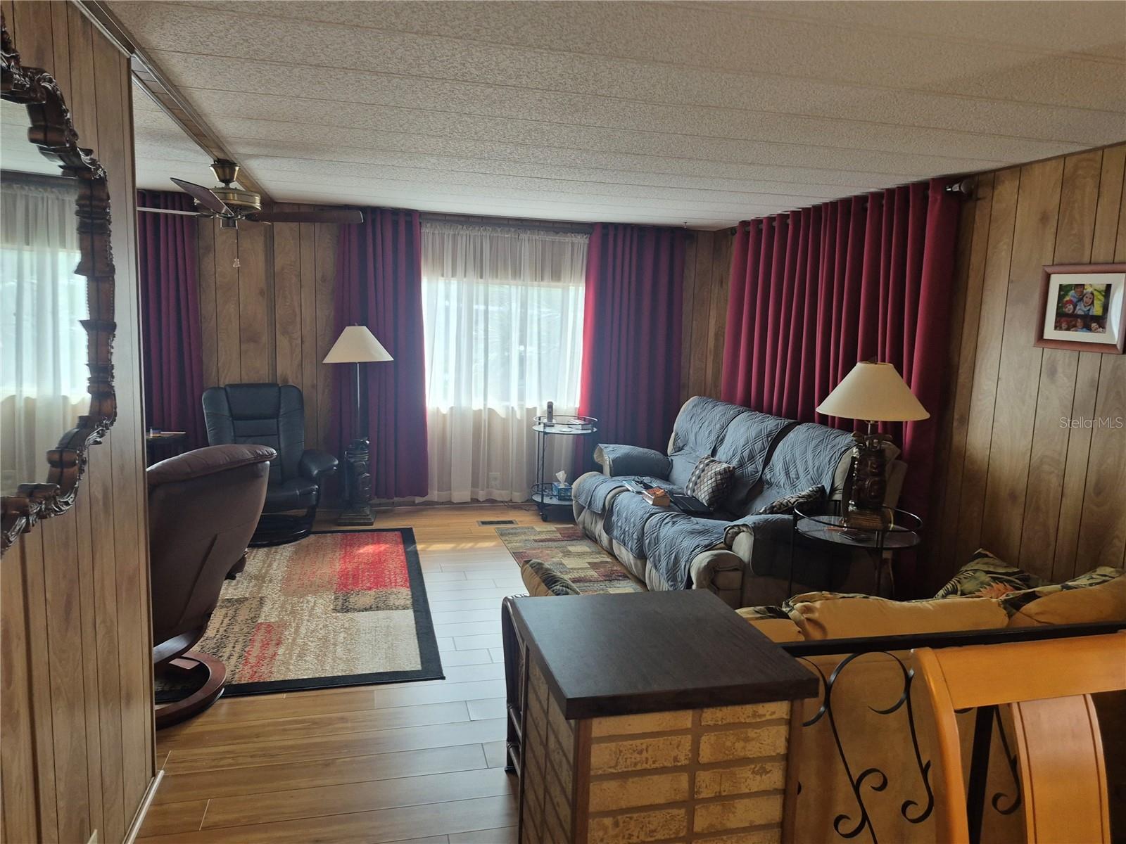 Image 14 of 48 For 14315 Edgeknoll Street