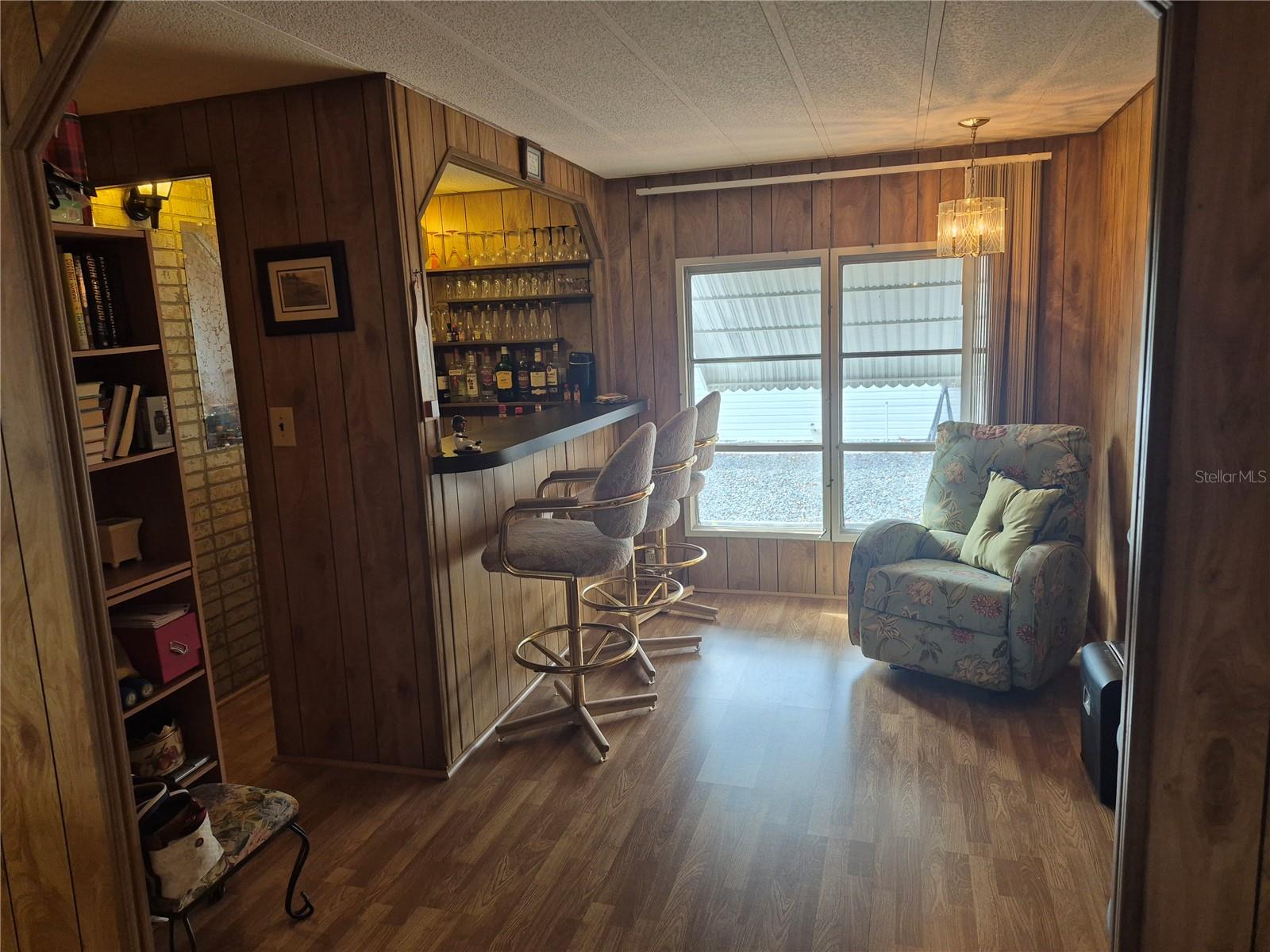 Image 18 of 48 For 14315 Edgeknoll Street