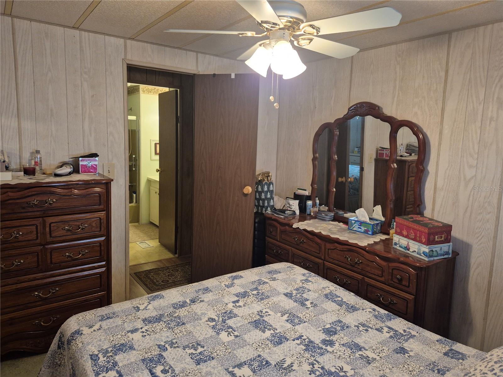 Image 23 of 48 For 14315 Edgeknoll Street