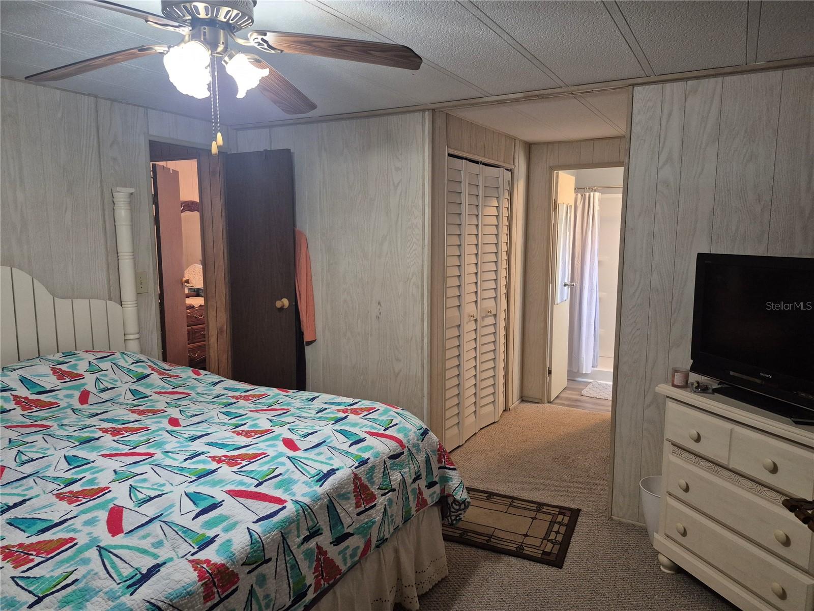 Image 25 of 48 For 14315 Edgeknoll Street