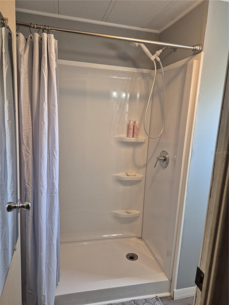 Image 27 of 48 For 14315 Edgeknoll Street