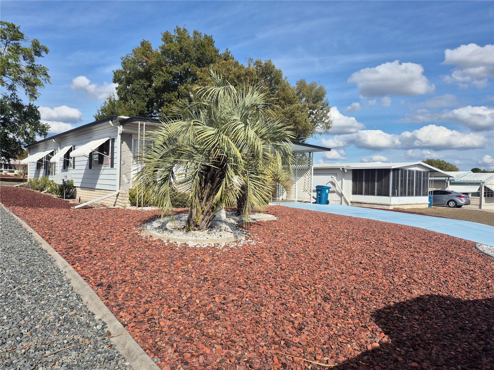 Image 3 of 48 For 14315 Edgeknoll Street