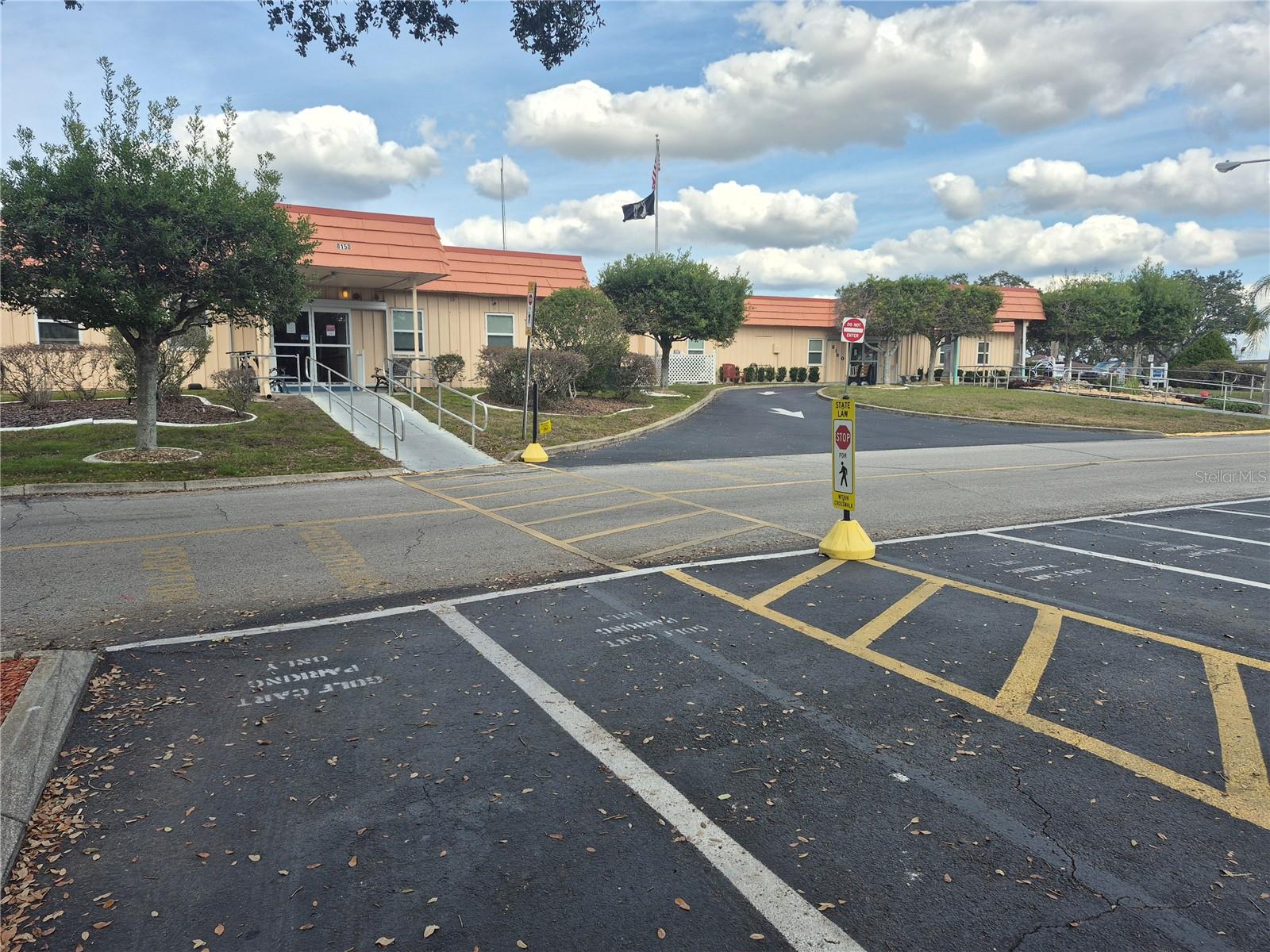 Image 34 of 48 For 14315 Edgeknoll Street