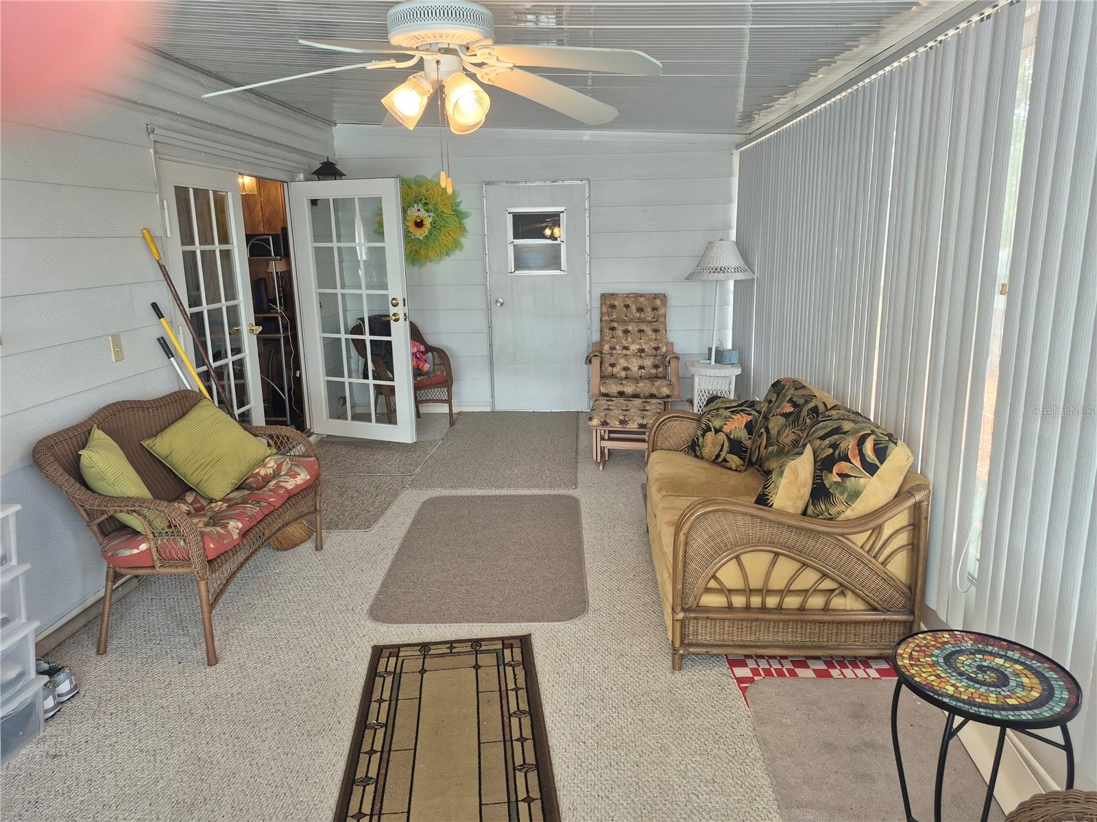 Image 7 of 48 For 14315 Edgeknoll Street