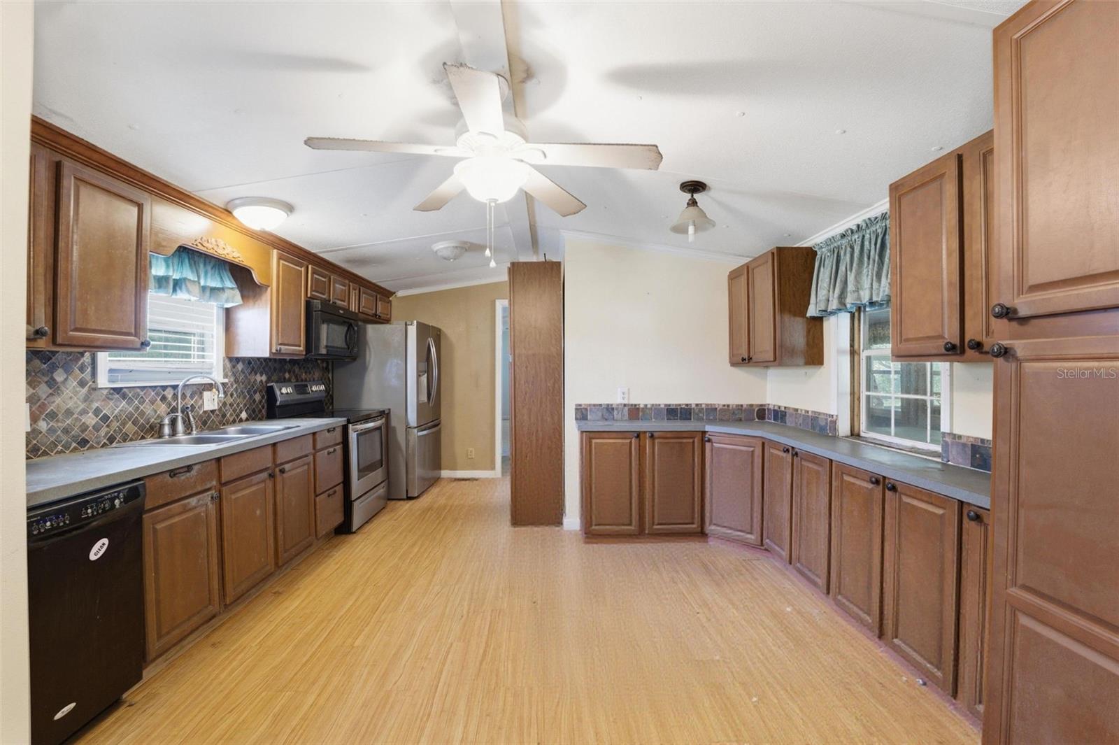 Image 14 of 44 For 2220 Ellie Road A