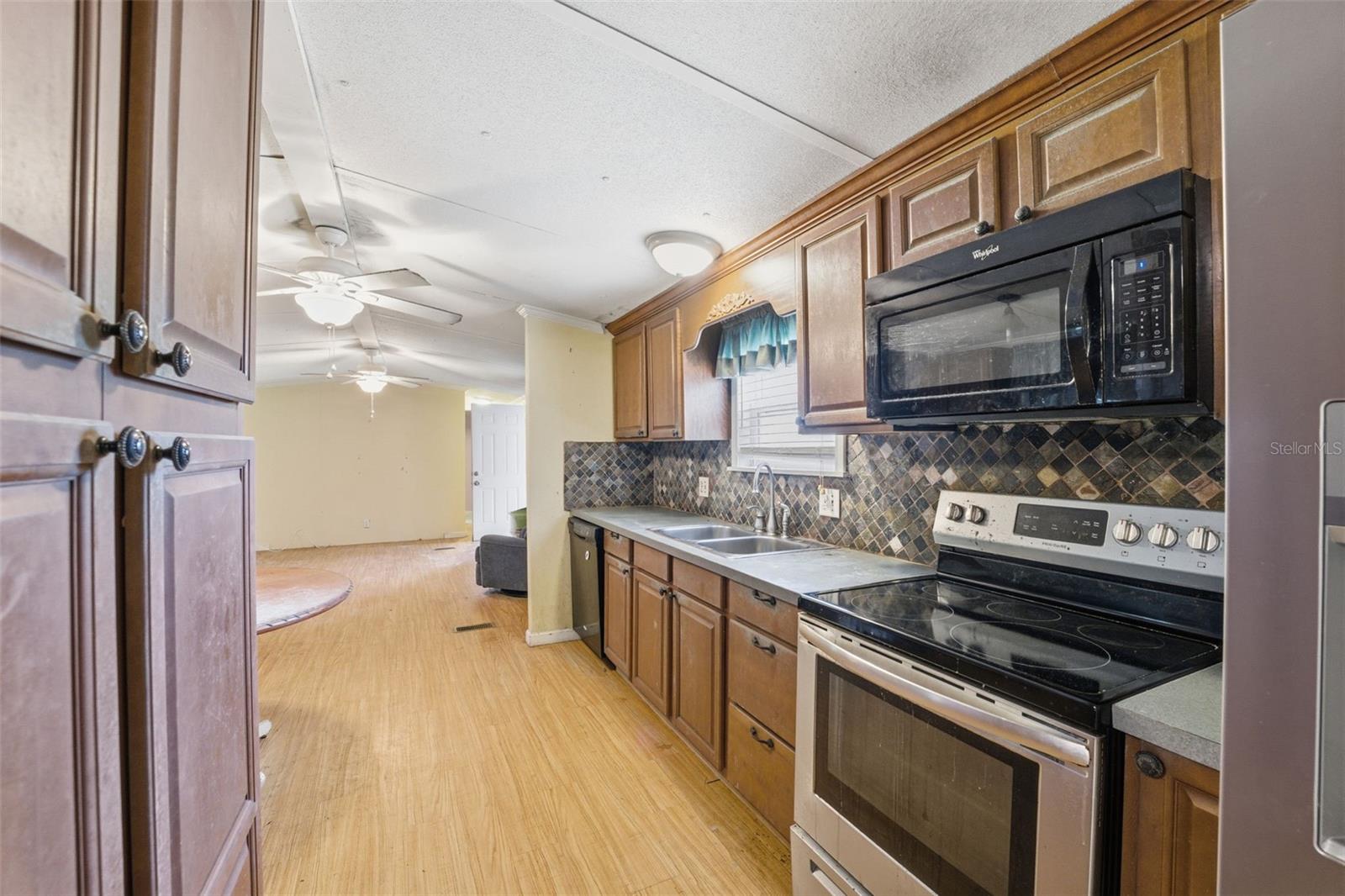 Image 15 of 44 For 2220 Ellie Road A