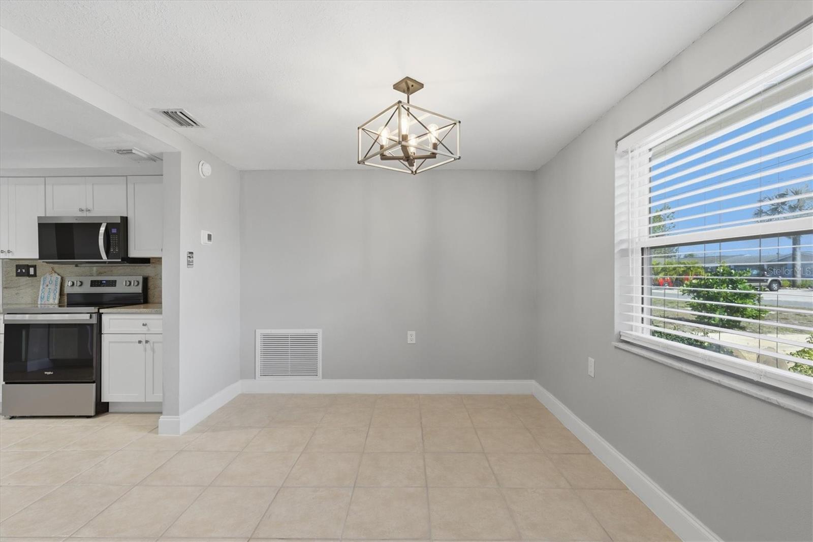 Image 17 of 59 For 13603 Jennita Drive