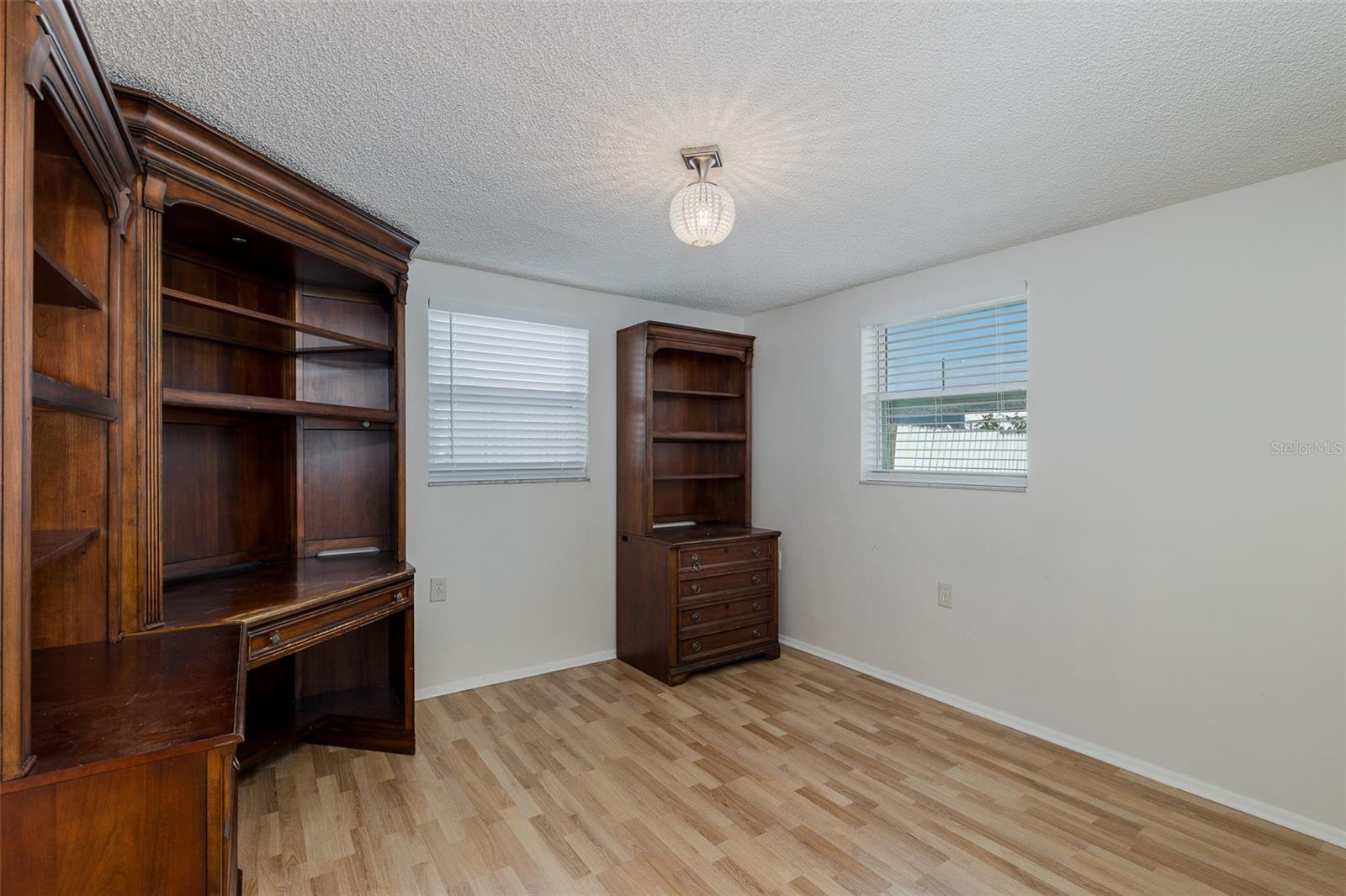 Image 20 of 47 For 1148 Fernwood Drive