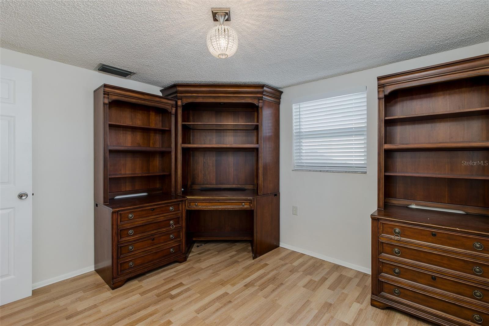 Image 22 of 47 For 1148 Fernwood Drive