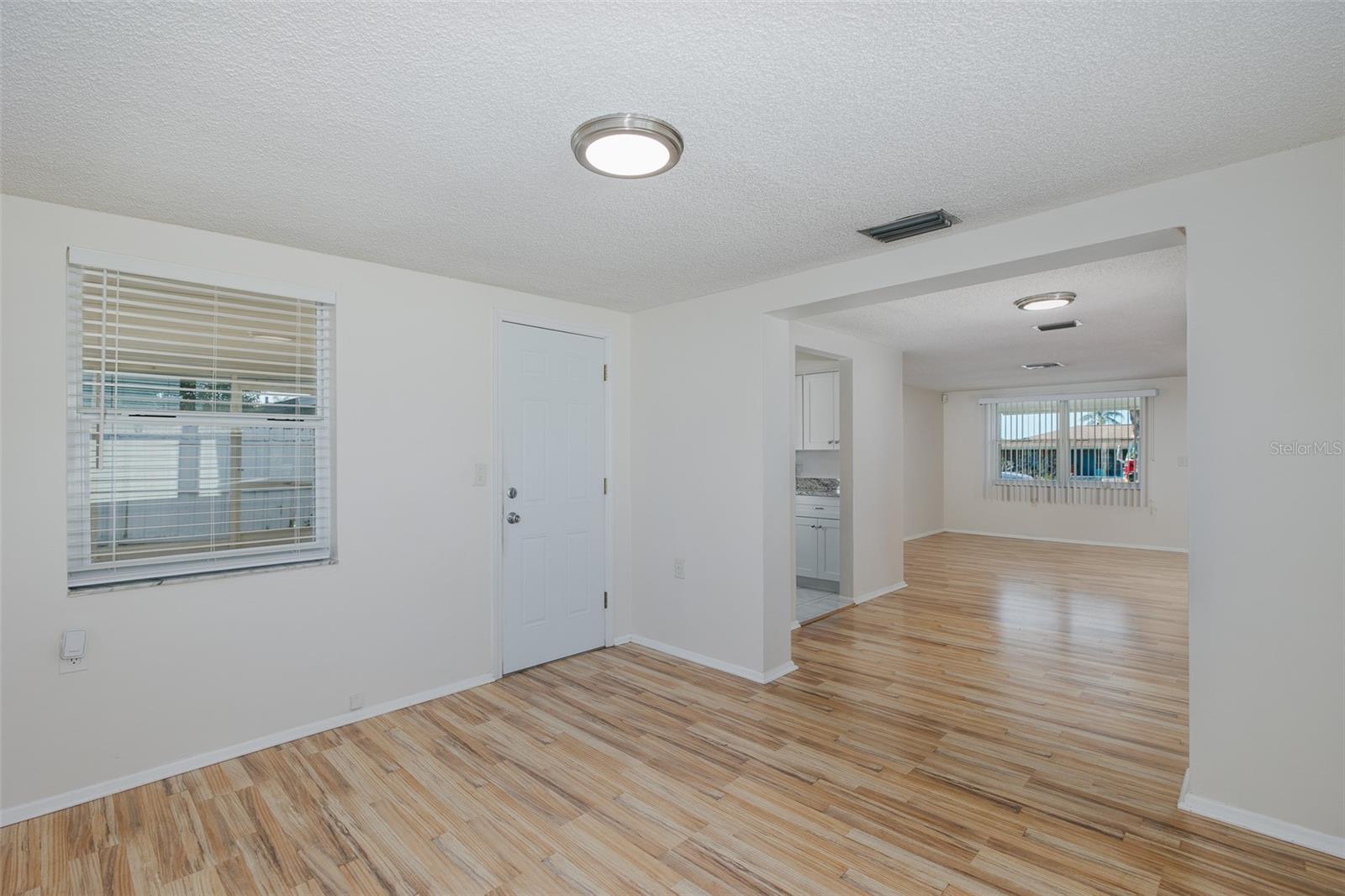 Image 28 of 47 For 1148 Fernwood Drive