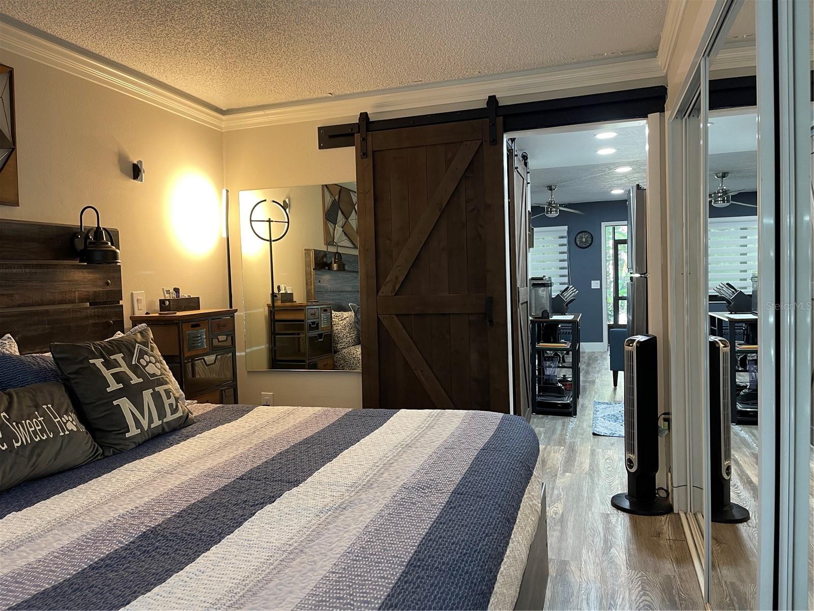 Image 18 of 33 For 20921 Haulover Cove 11