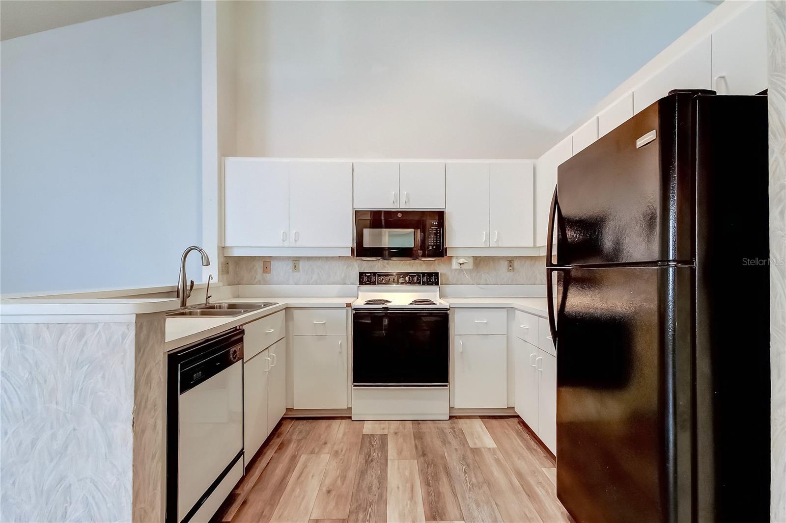 Image 12 of 24 For 7522 Mediterranean Court