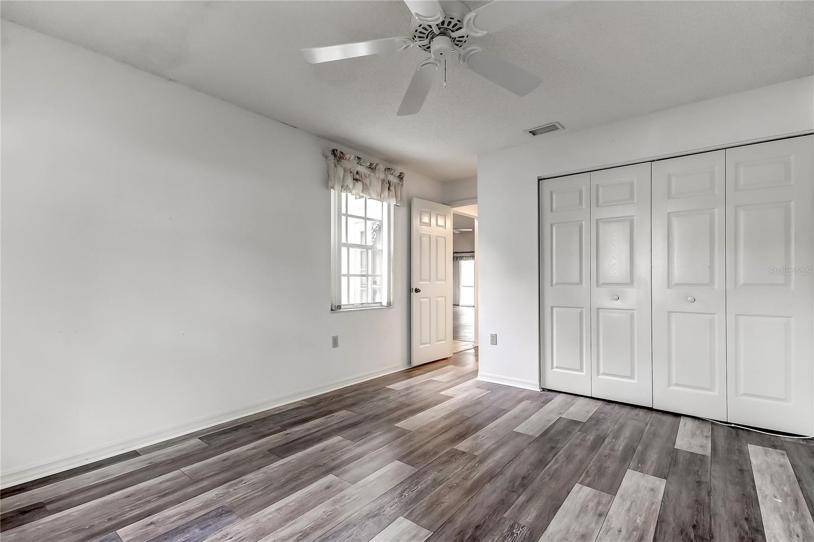 Image 18 of 24 For 7522 Mediterranean Court