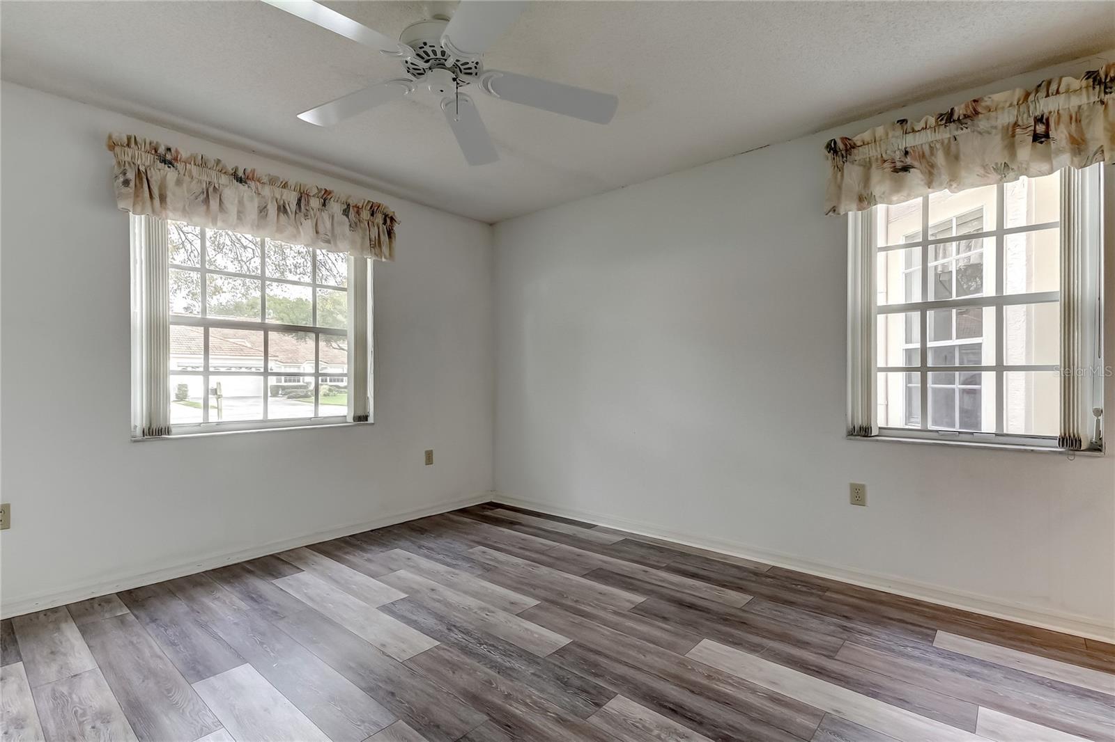 Image 19 of 24 For 7522 Mediterranean Court