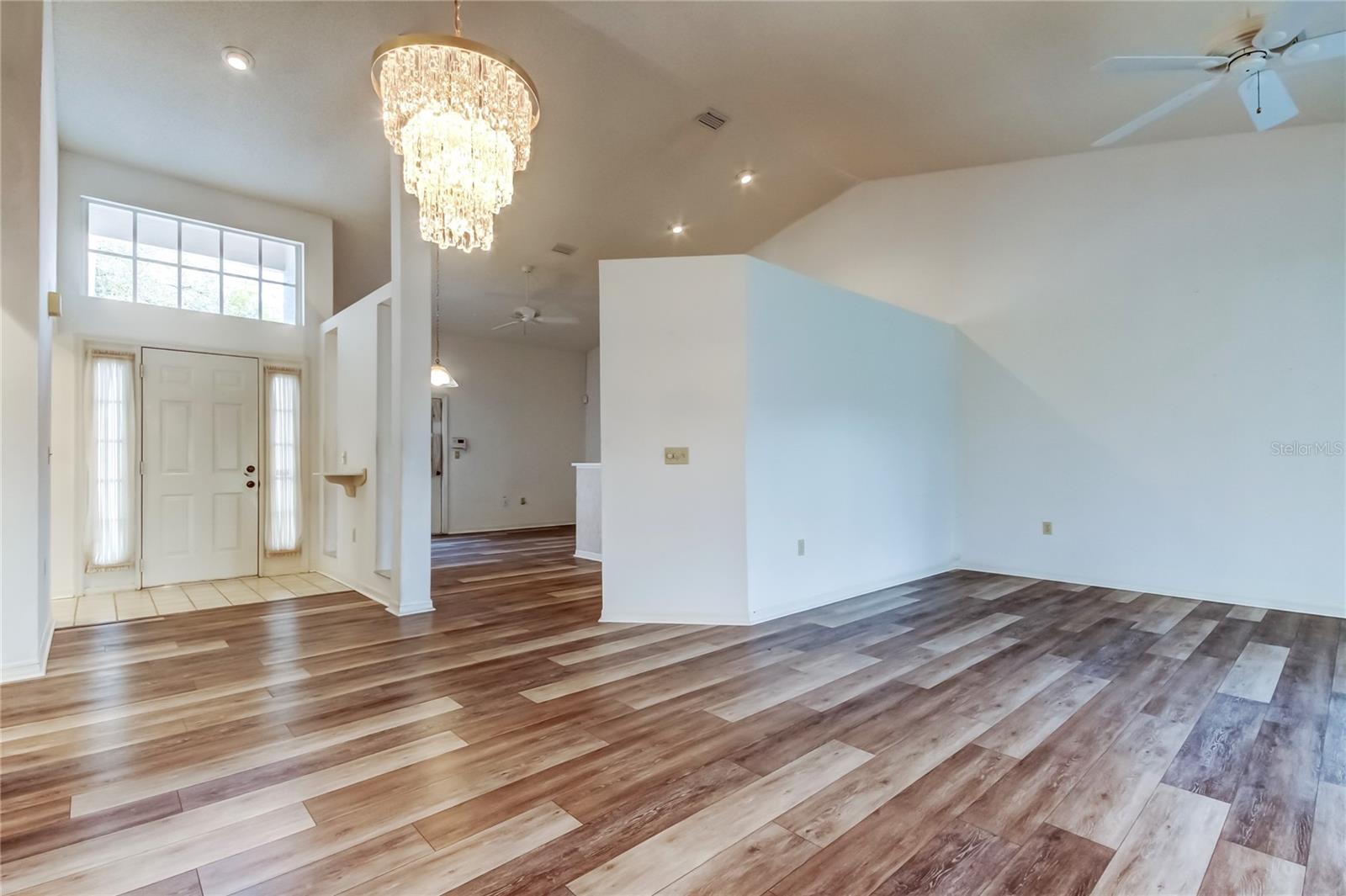 Image 4 of 24 For 7522 Mediterranean Court