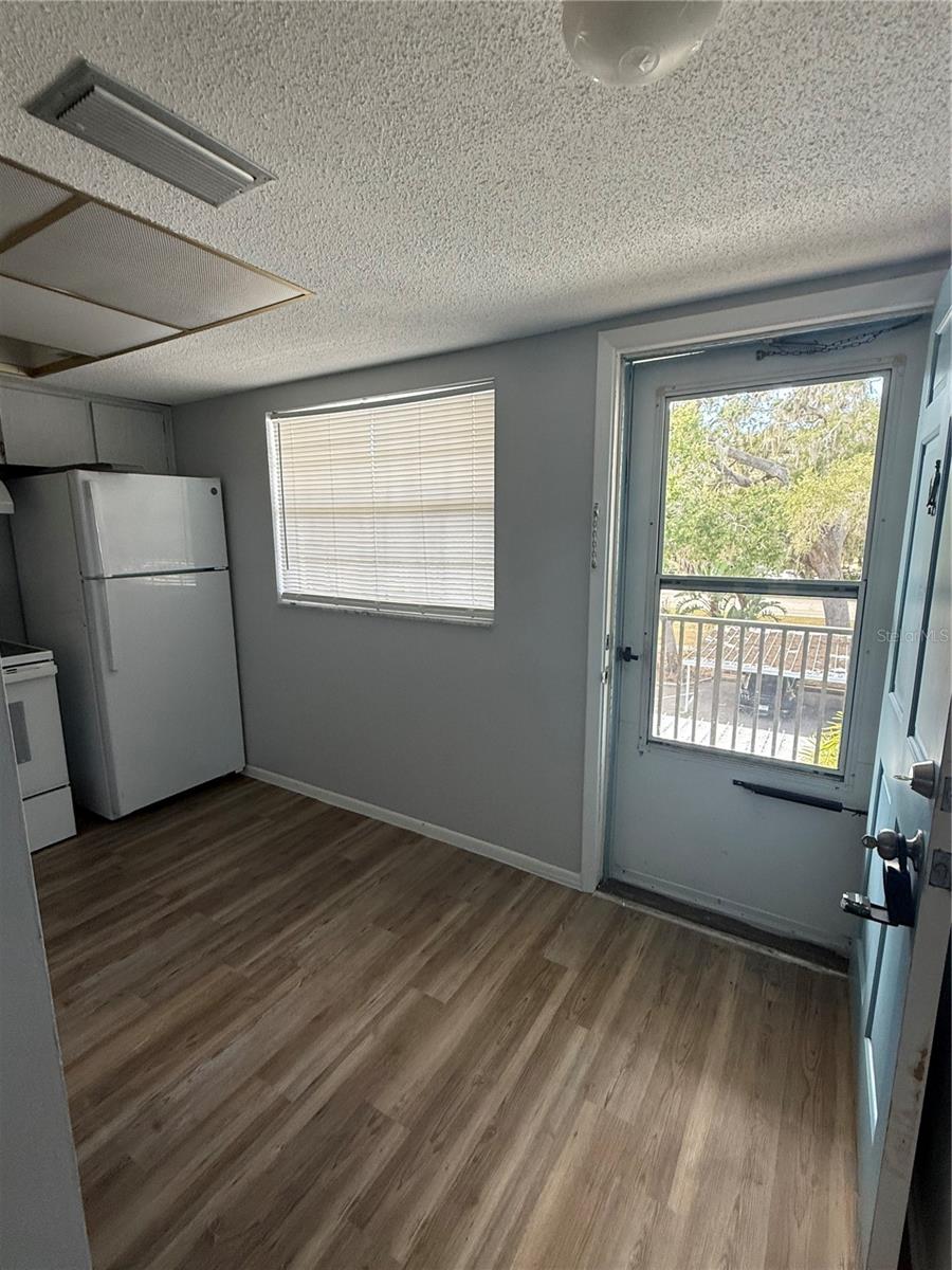 Image 8 of 17 For 821 Deleon Court 303