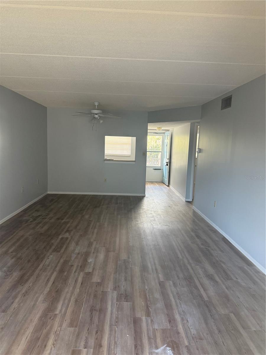 Image 9 of 17 For 821 Deleon Court 303