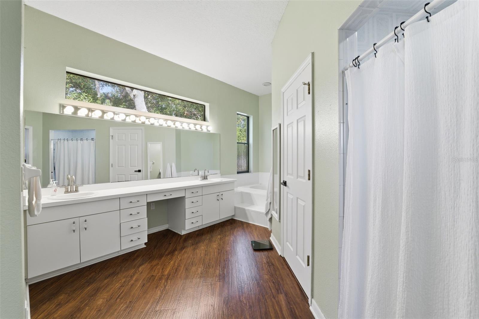 Image 33 of 64 For 8451 Delta Court