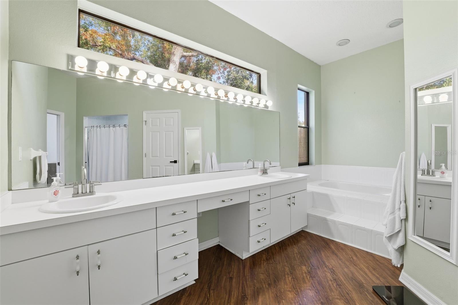 Image 34 of 64 For 8451 Delta Court