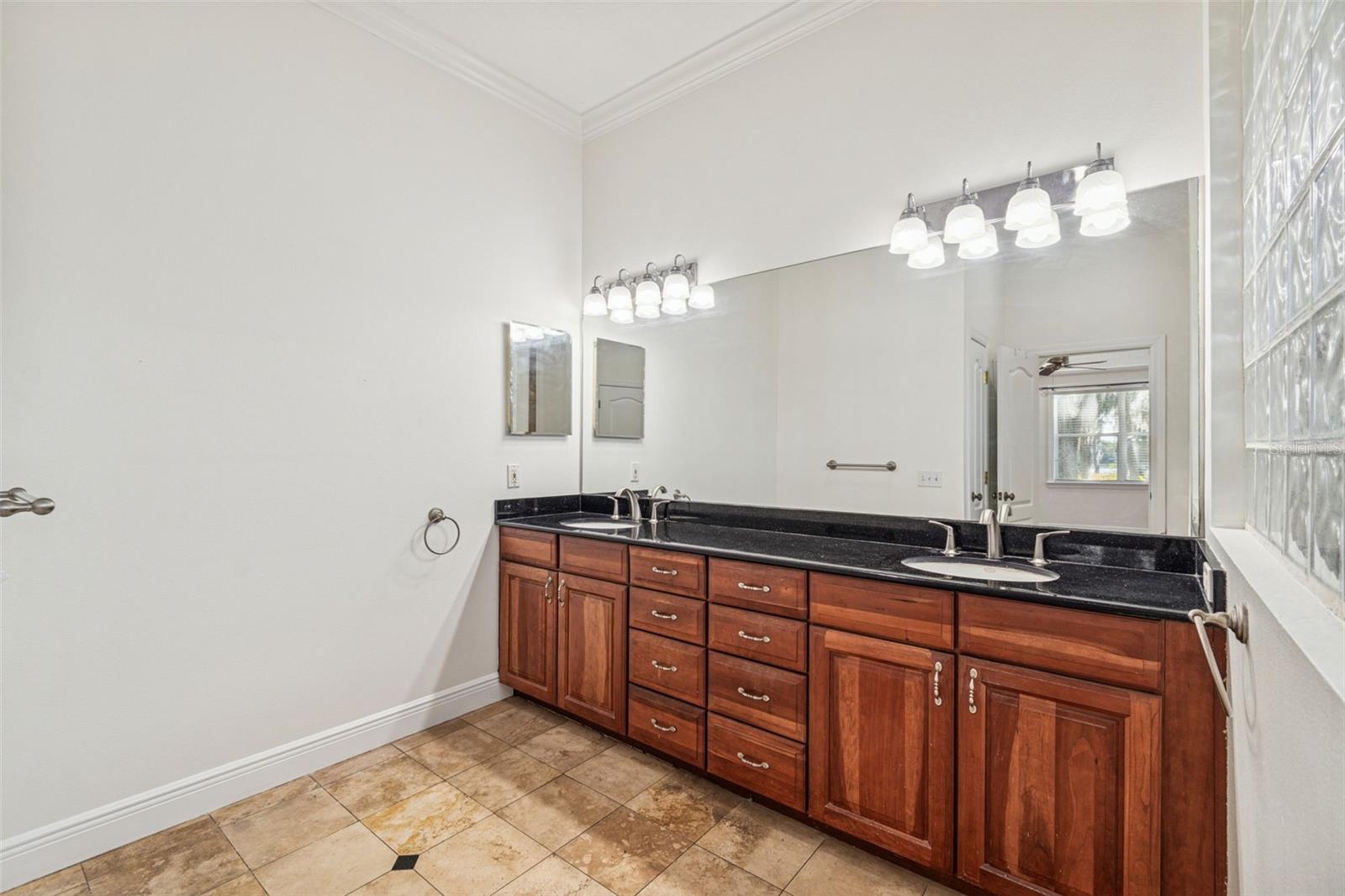 Image 19 of 53 For 11008 Nest Court