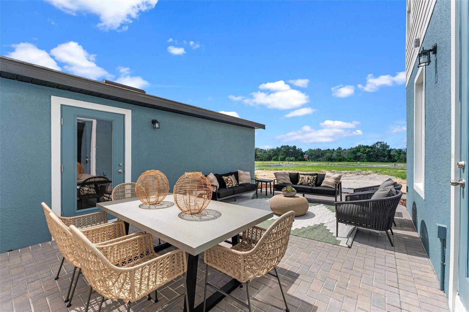 Image 16 of 25 For 616 Emerald Grove Drive