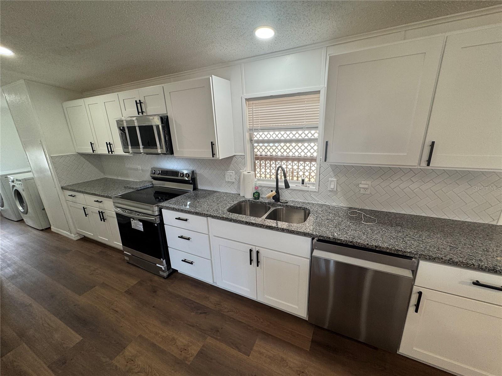 Image 5 of 40 For 8104 Ridge Road